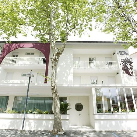 Hotel Le Lune กัตเตโออามาเร ภายนอก รูปภาพ