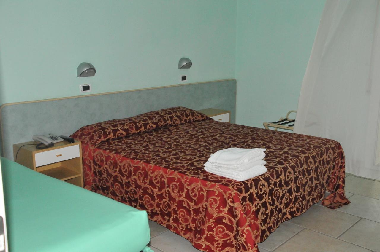 Hotel Le Lune กัตเตโออามาเร ห้อง รูปภาพ