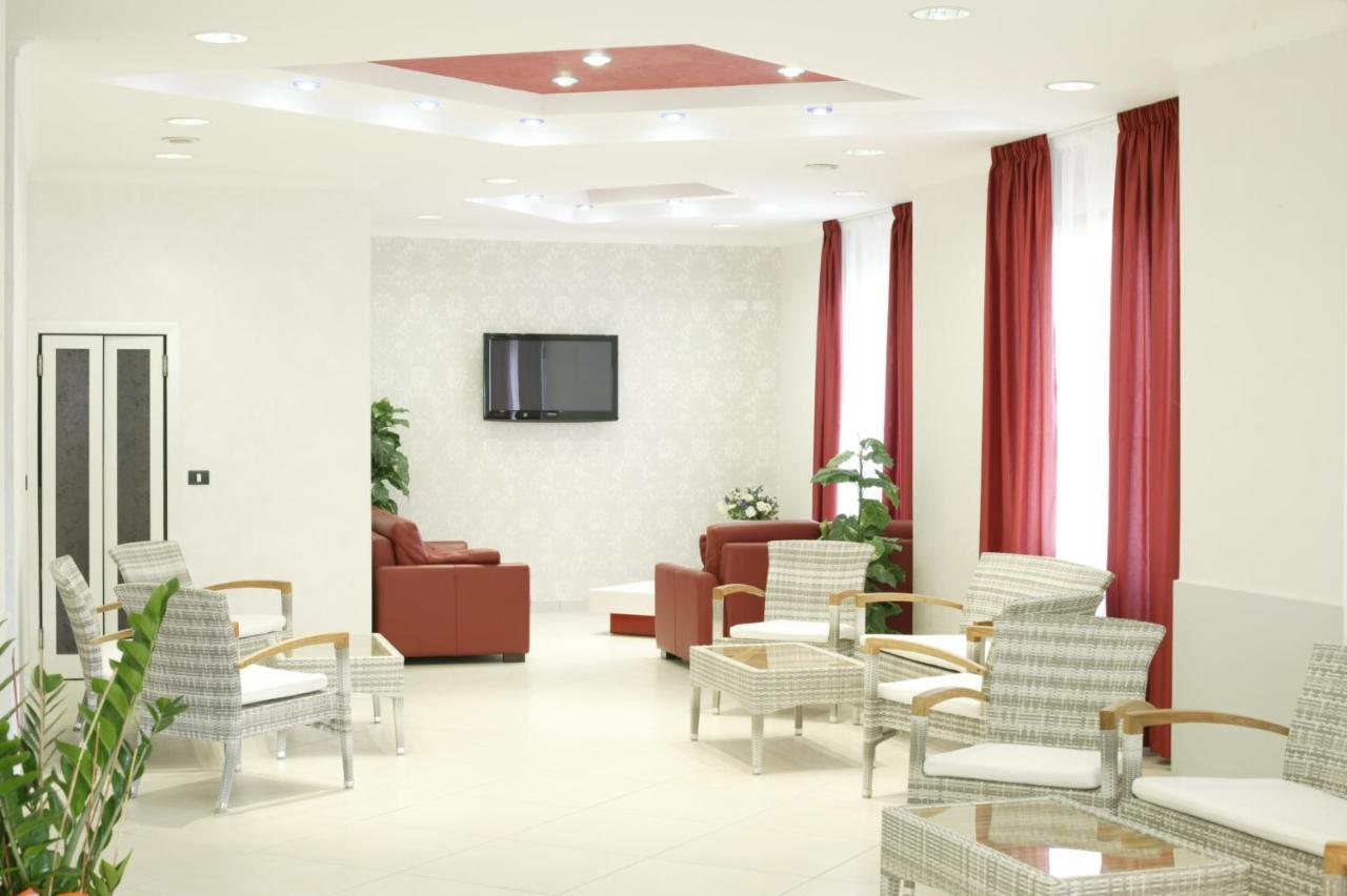 Hotel Le Lune กัตเตโออามาเร ภายนอก รูปภาพ