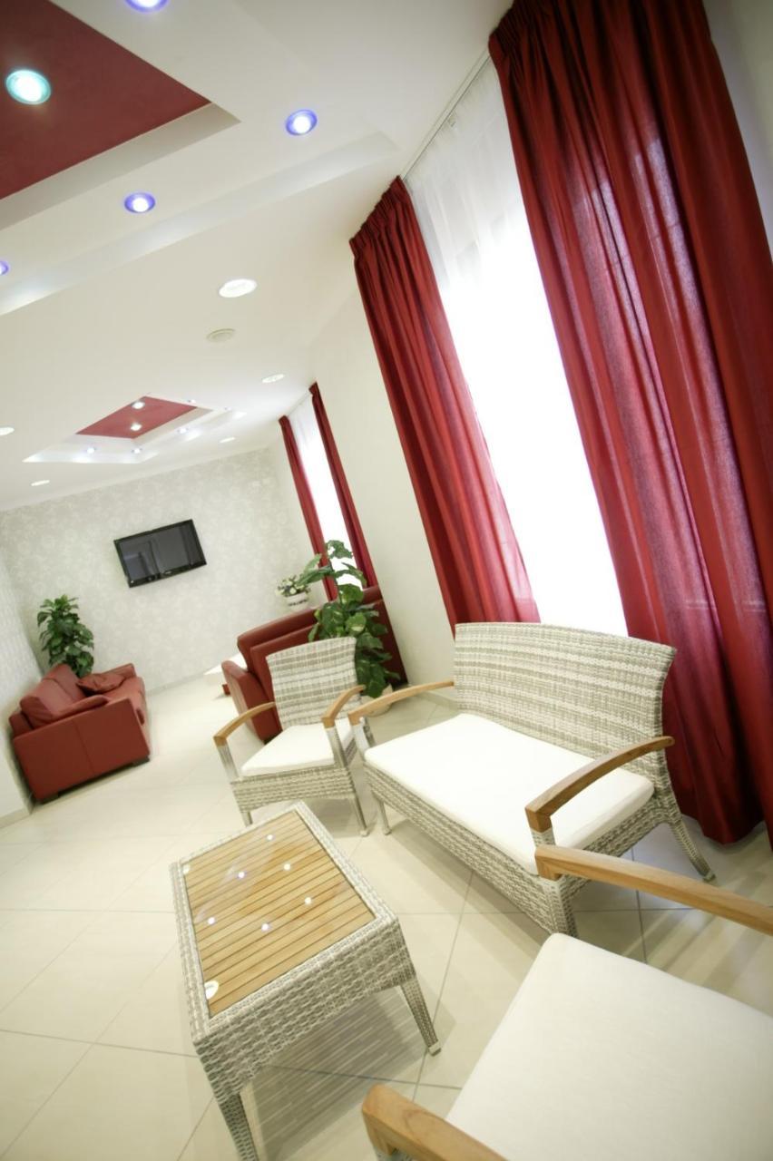 Hotel Le Lune กัตเตโออามาเร ภายนอก รูปภาพ
