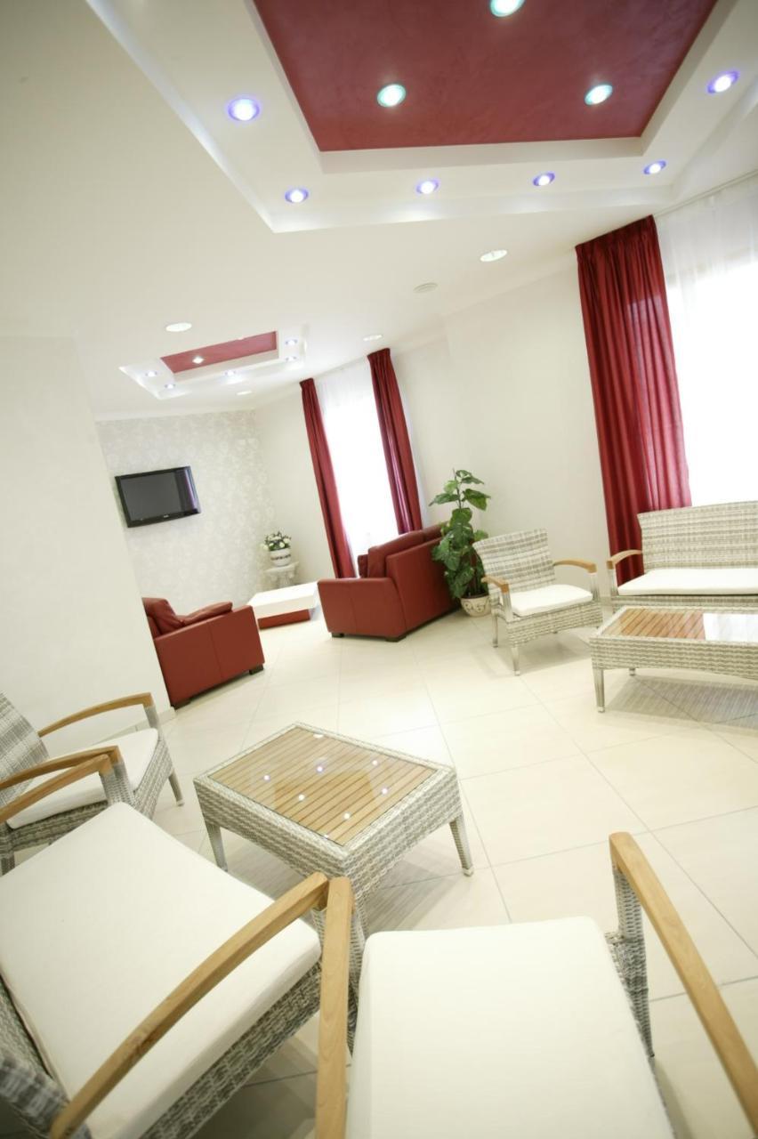 Hotel Le Lune กัตเตโออามาเร ภายนอก รูปภาพ