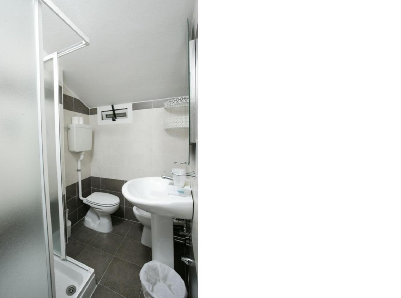 Hotel Le Lune กัตเตโออามาเร ภายนอก รูปภาพ